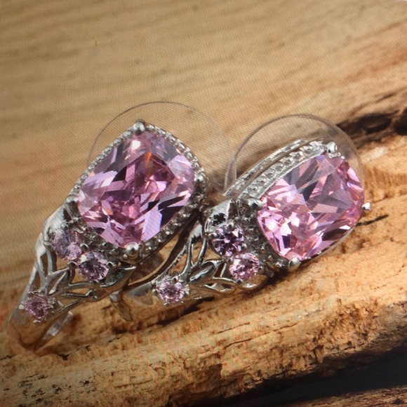 KARIS COLLECTION Jewelry - KARIS COLLECTION Pink CZ Earrings.